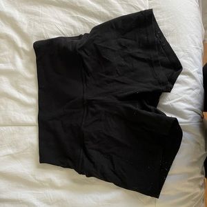 black lululemon align workout shorts